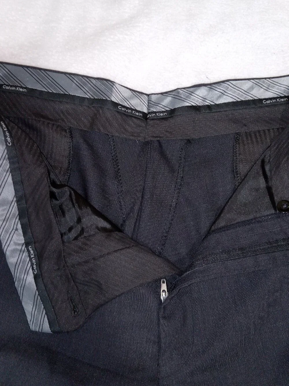 Vintage Calvin Klein 100% Wool Suit 46R 40x32 Black 3 Button Formal Business